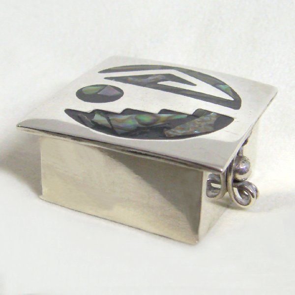 (a1006)Silver pillbox with enamel and micromosaics